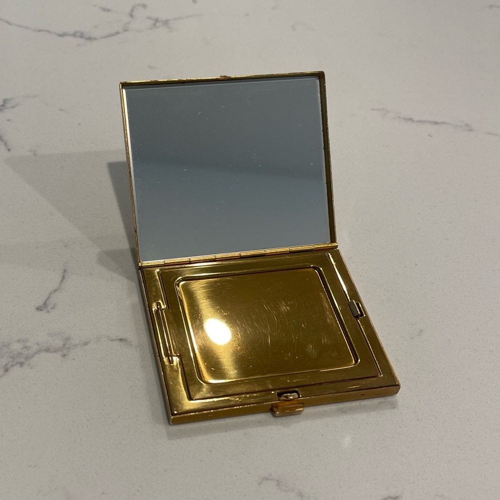Cleaned Antique Hand-painted Compact - Picture 4 of 5